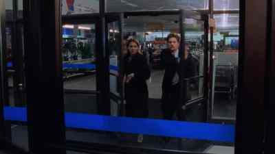 -Oh, they're still here. Yell. Hey!
-Hey! - Dawson's Creek