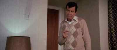 Oh, uh, you can call your crowd
off the airport. - Hopscotch