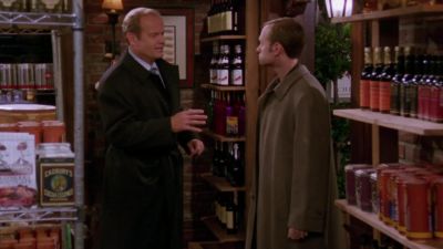 - Oh, uh, get a cart.
- Oh, could you get it, Niles, please? - Frasier