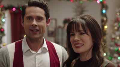 Oh. Uh. Yes, honey.
Uh, very nice. - Deck the Halls on Cherry Lane