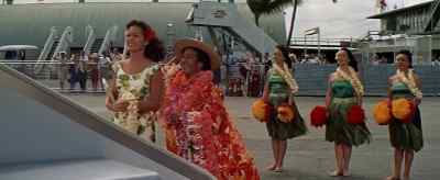 Oh, Wahilla, I think I'm scared. - Blue Hawaii