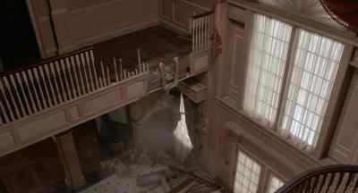 - Oh, Walter!
- The stairs are out! - The Money Pit