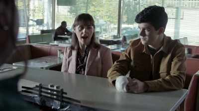 - Oh, you want me to mean it?
- That'd be nice. - Good Girls