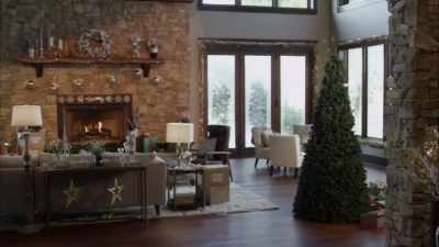 Oh, what a beautiful tree. - Finding Santa