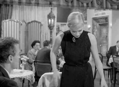 - Oh, what a fool! Look what I've done!
- Here, darling, take this. - The Man Between
