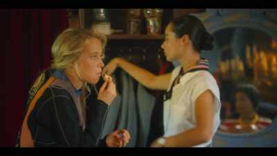 -Oh, what did I put in my mouth?
-Lobster paste. - Dive Club
