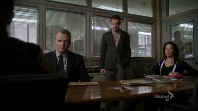 Oh, why am I not surprised
he's not here? - Elementary