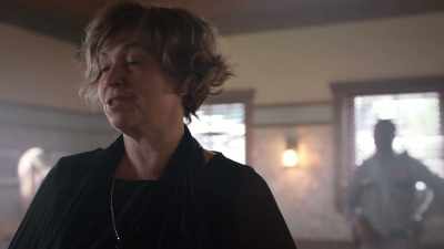 Oh, she would do anything
to destroy our love - Reba McEntire's The Hammer