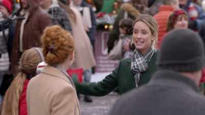 Oh, would you, dear?
We'll only be a minute, right? - Jingle Bell Princess
