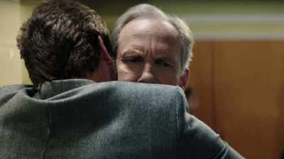 - Oh, wow.
Anthony's hugging Larry. - Council of Dads