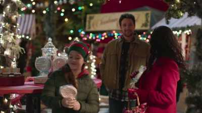Oh, wow. Oh, thank you. - A Gingerbread Christmas