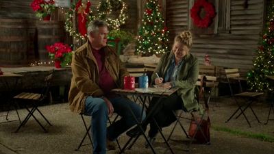 - Oh, yeah.
- ♪ And I wonder if you ♪ - My Southern Family Christmas