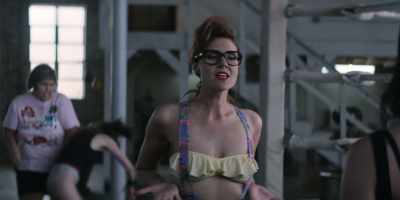 Oh, yeah, 'cause guys love a big brain. - GLOW
