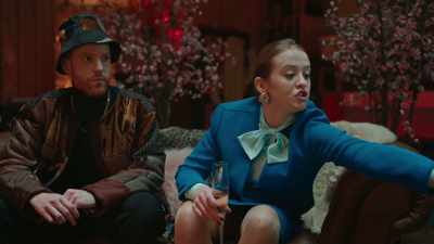 - Oh, yeah. Come on, now.
- 'Kay, stop that. Don't be touching them. - Extraordinary