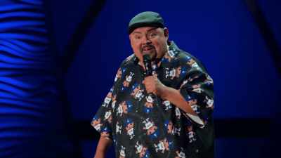 Oh, yeah, my dog Vinnie
will jump off the couch - Gabriel Iglesias: Stadium Fluffy