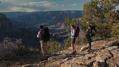 -Oh yeah.
Every year a few people die. - Kidnapping in the Grand Canyon
