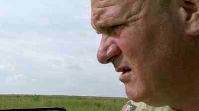 Oh, yeah, he's gone
under the boat. - Swamp People