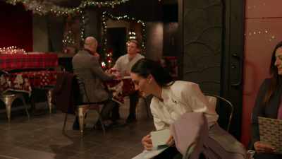 - Oh, yeah.
[items clatter] - A Sprinkle of Christmas