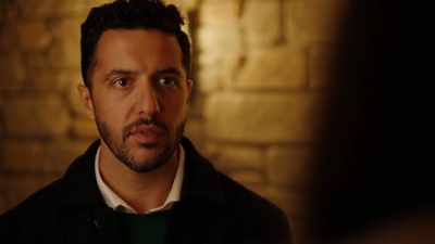 - Oh, yeah no, that's okay.
I can come back, or...? - Mom's Christmas Boyfriend