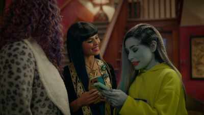 Oh, yeah, that'd be me.
Now, we can beasties online. - Monster High: The Movie