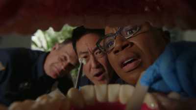 Oh, yeah, that's definitely
not a tooth. - 9-1-1