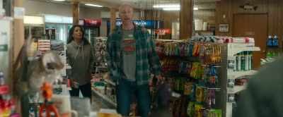 - Oh.
- Yeah, uh, you sell hats? - Unplugging