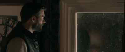 - Oh, yeah, well, she's tryin'. - Alarum