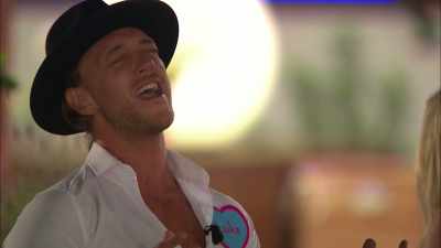 # Oh, yeah,
you're beautiful, oh # - Love Island