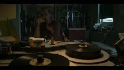 Oh, yes, just come in.
Turn him off, please. - Fosse/Verdon