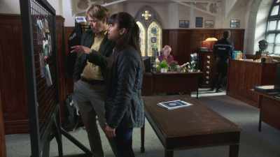 -Oh, yes, please. - Beyond Paradise