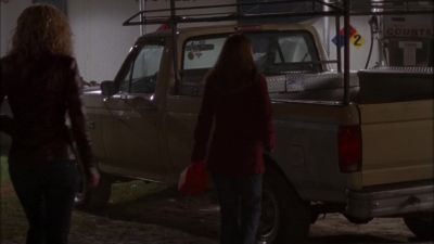 - Oh yes!
- So what are you doing? - One Tree Hill