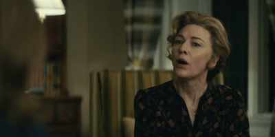 - Oh, yes. Yes. It's, uh...
Ooh. - Mrs. America