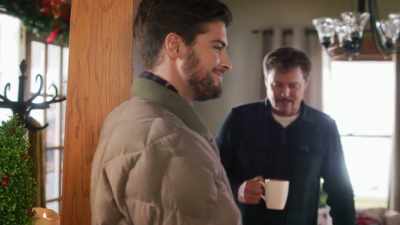 - Oh.
- Yes, you and Julia. - The Christmas Listing
