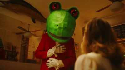 Oh. You know, you have
a very deep voice. It's nice. - Strawberry Mansion