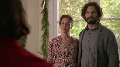 - Oh?
- You're a venture capitalist. - The Holiday Junkie
