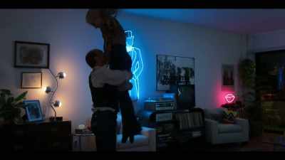 Oh, you're getting heavy.
Bend your leg. - Fosse/Verdon