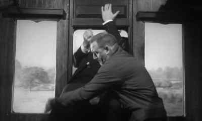Oi, Lennie!
It's all right to come down now. - Two Way Stretch