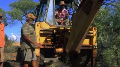 Oi! Look at this.Oi! - Outback Opal Hunters