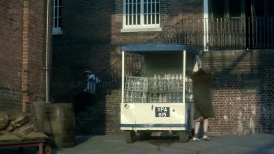 Oi! Oi! Stop her! - Call the Midwife