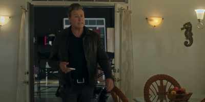 Oi, stunties.
Cut the chitchat, all right? - My Fake Boyfriend