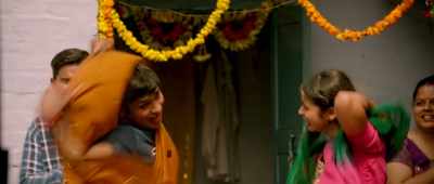 Oi sweetheart, your
band's playing. - Mukkabaaz