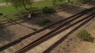 Ok,kenny. Let's get you figured out. - Ghost Whisperer
