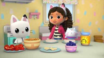 OK, to make Snack Smackers
we need rice cakes, - Gabby's Dollhouse