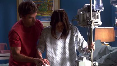 - OK?
- Mm-hm. - Dexter