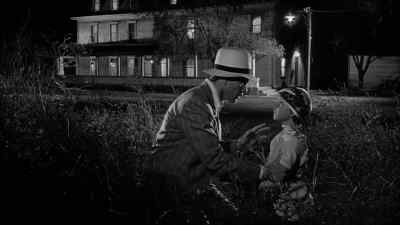 OK, now, you watch the hotel. - Paper Moon