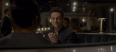 -OK, so on three.
-Two, one. - Black Mirror