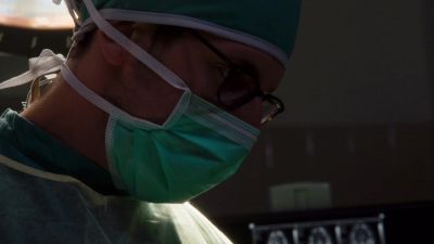 OK, put her under. - Sense8