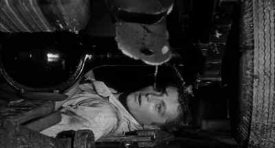 - OK?
- She's working. - Thunder Road