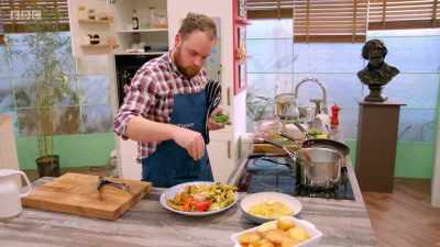 OK, that's it everybody, step away. - Britain's Best Home Cook