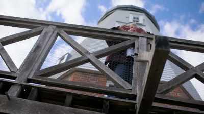 -- OK, there would have been windmills
like this right across Kent. - Extraordinary Escapes with Sandi Toksvig